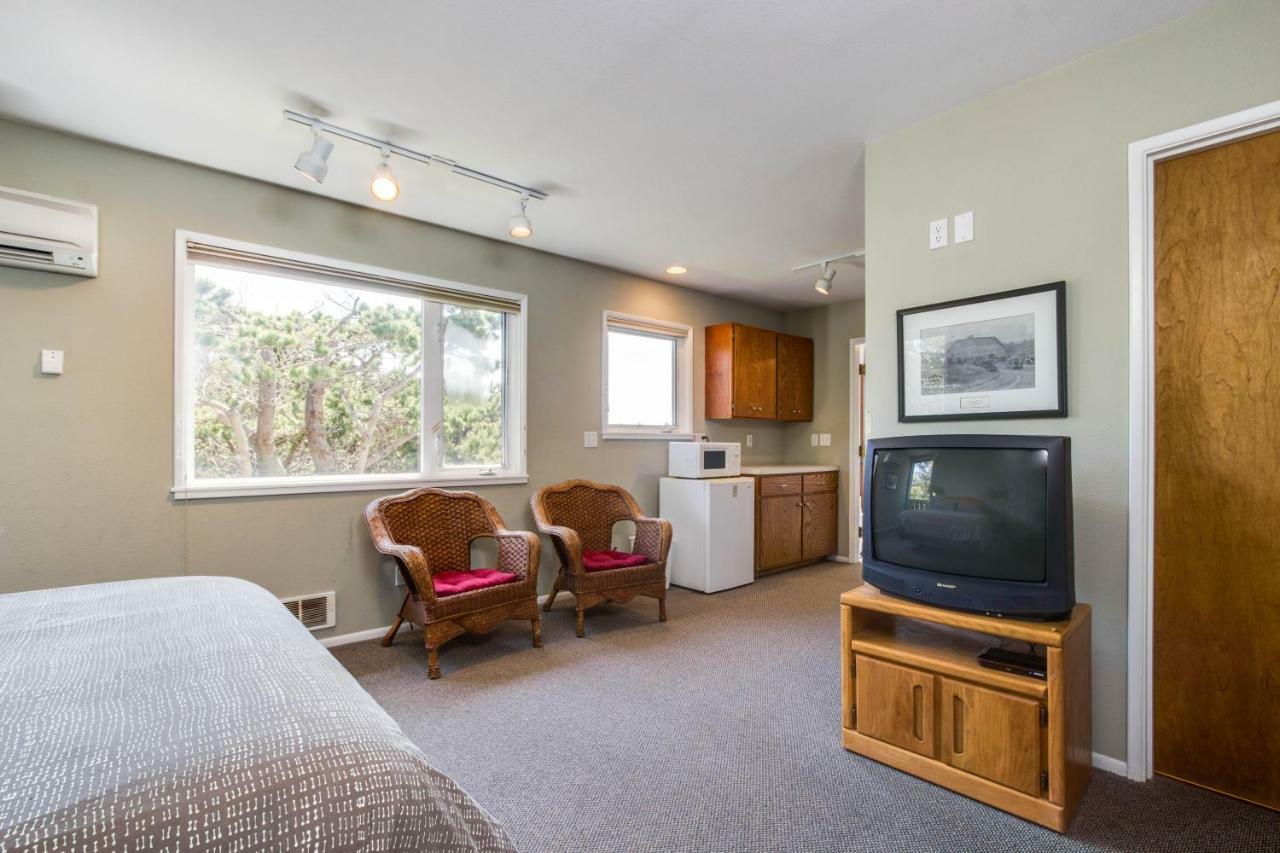 Spindrift Oceanfront Home Бандон Экстерьер фото